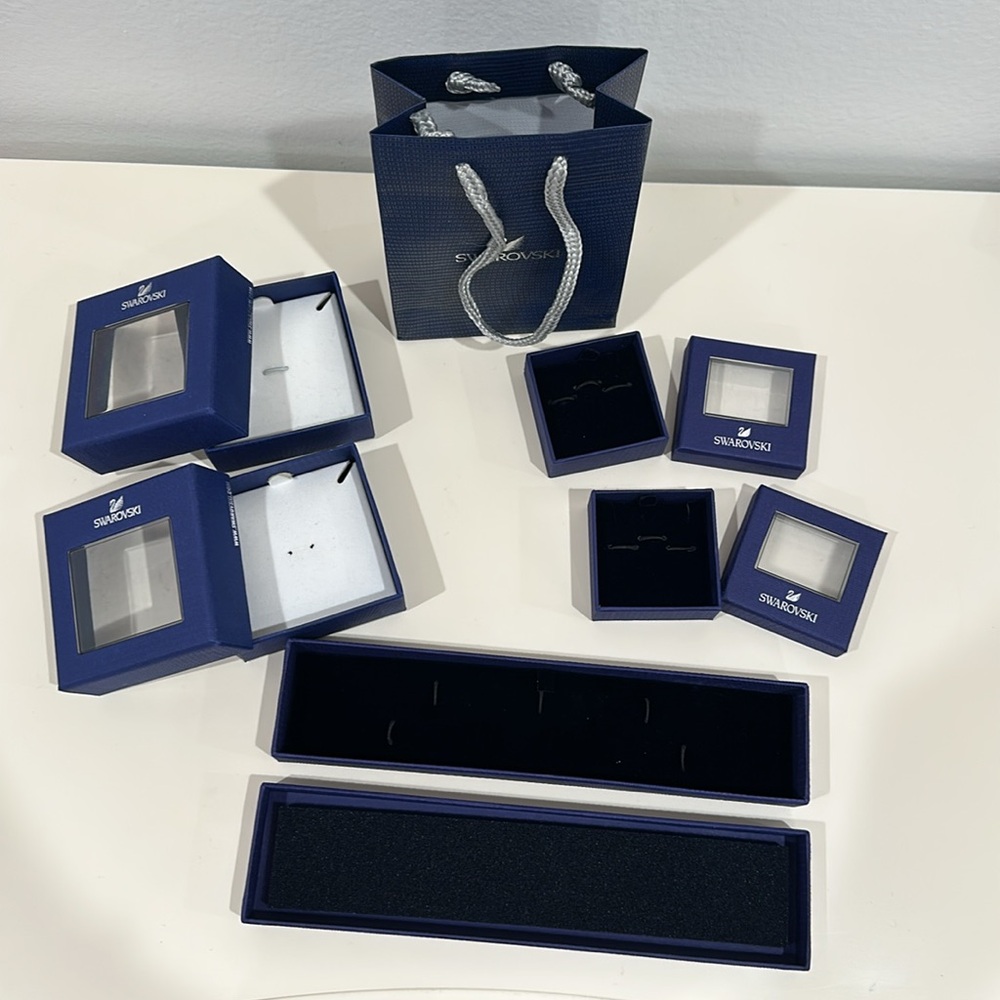 Swarovski boxes and bag bundle - Picture 2 of 9